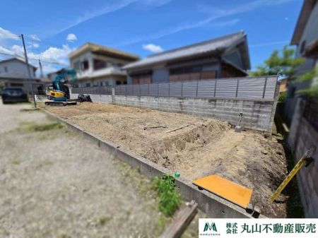 奈良県大和郡山市九条町 の新築一戸建ての現地外観写真