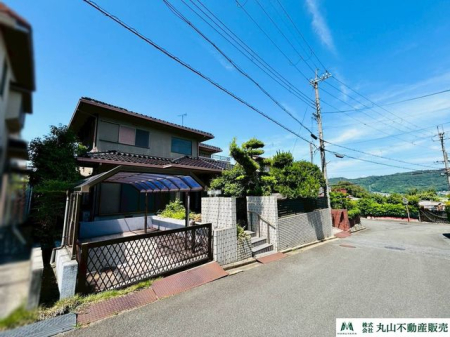 奈良県生駒郡平群町若葉台4丁目の中古一戸建ての現地外観写真