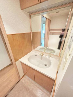 �ޗǌ��ޗǎs�w����5���ڂ̒��Ã}���V�����̐��ʑ�E���ʏ�