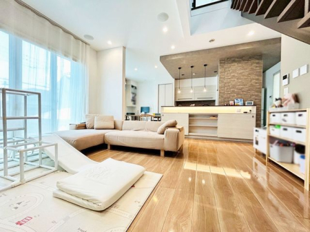 �ޗǌ��ޗǎs���o�����u4���ڂ̒��È�ˌ��Ẵ��r���O