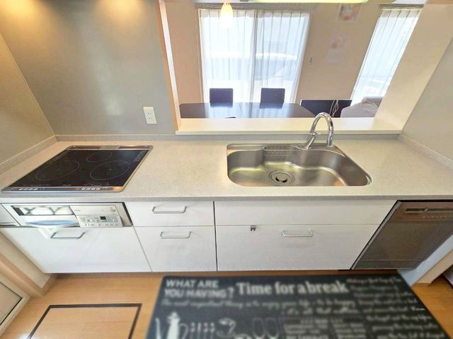 ���{�l����s�c����1���ڂ̒��È�ˌ��ẴL�b�`��