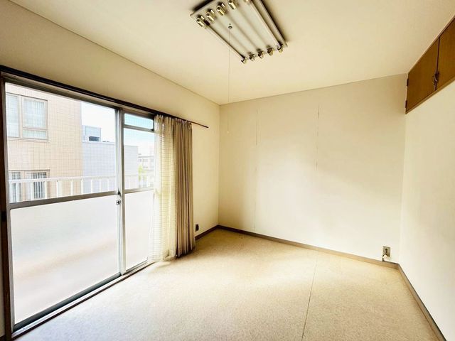 �ޗǌ��ޗǎs���ؒҒ� �̒��Ã}���V�����̃L�b�`��