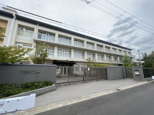 �ޗǌ��ޗǎs���ؒҒ� �̒��Ã}���V�����̎��ӊ�