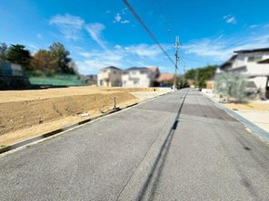 �ޗǌ��ޗǎs�w����a��1�̓y�n�̑O�ʓ��H�܂ތ��n�ʐ^