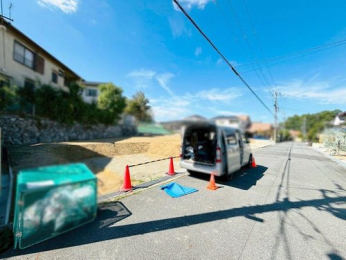 �ޗǌ��ޗǎs�w����a��1�̓y�n�̑O�ʓ��H�܂ތ��n�ʐ^