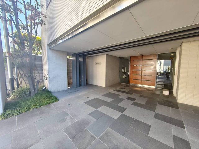 �ޗǌ��ޗǎs��{��3���ڂ̒��Ã}���V�����̃G���g�����X