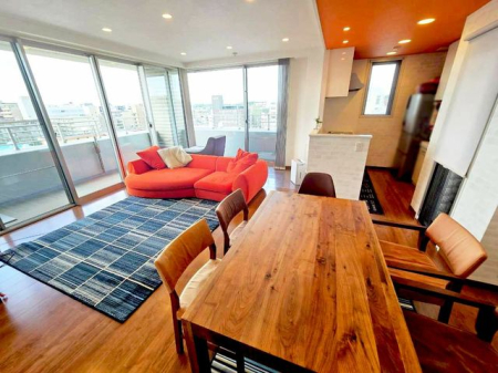 �ޗǌ��ޗǎs��{��3���ڂ̒��Ã}���V�����̃��r���O