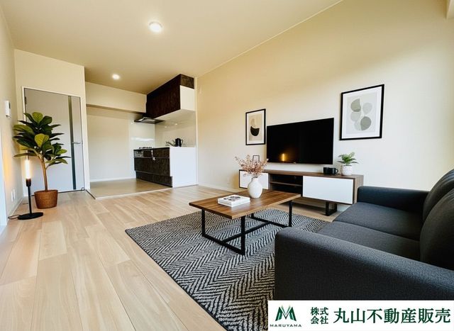 �ޗǌ��ޗǎs��{��2���ڂ̒��Ã}���V�����̃��r���O