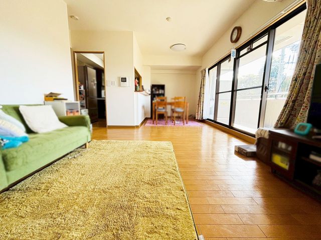 �ޗǌ��ޗǎs�w����5���ڂ̒��Ã}���V�����̃��r���O