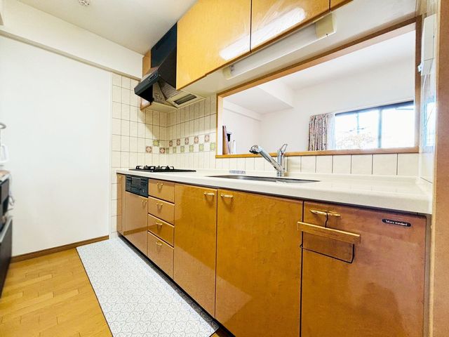 �ޗǌ��ޗǎs�w����5���ڂ̒��Ã}���V�����̃L�b�`��