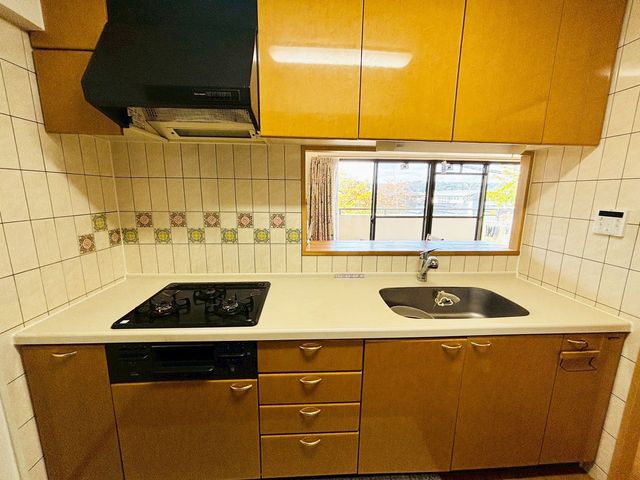 �ޗǌ��ޗǎs�w����5���ڂ̒��Ã}���V�����̃L�b�`��