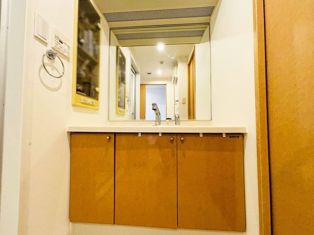 �ޗǌ��ޗǎs�w����5���ڂ̒��Ã}���V�����̐��ʑ�E���ʏ�