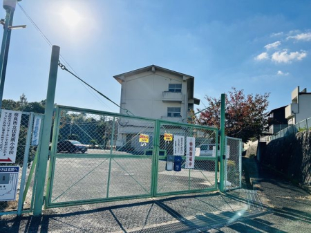 �ޗǌ��ޗǎs����4���ڂ̒��È�ˌ��Ă̎��ӊ�