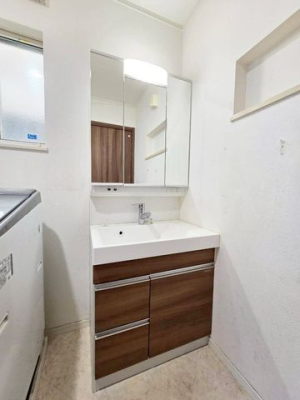 �ޗǌ��ޗǎs�O��O�� �̒��È�ˌ��Ă̐��ʑ�E���ʏ�