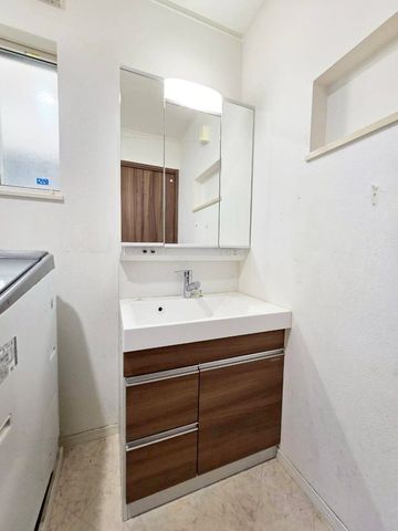 �ޗǌ��ޗǎs�O��O�� �̒��È�ˌ��Ă̐��ʑ�E���ʏ�