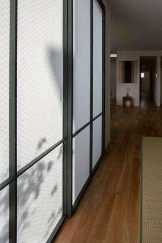 �ޗǌ�����s�U���� �̒��È�ˌ��Ẵ��r���O