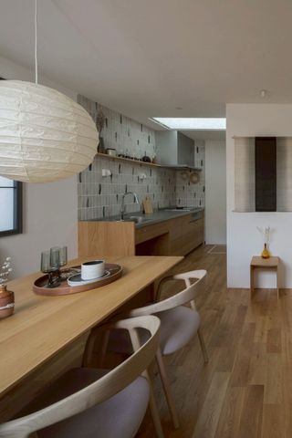 �ޗǌ�����s�U���� �̒��È�ˌ��Ẵ��r���O