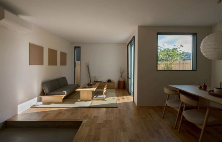 �ޗǌ�����s�U���� �̒��È�ˌ��Ẵ��r���O