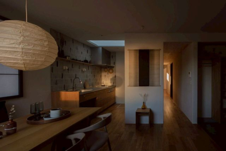 �ޗǌ�����s�U���� �̒��È�ˌ��Ẵ��r���O