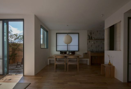 �ޗǌ�����s�U���� �̒��È�ˌ��Ẵ��r���O