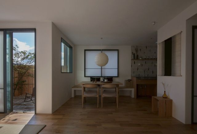 �ޗǌ�����s�U���� �̒��È�ˌ��Ẵ��r���O