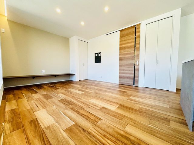 �ޗǌ�����s���P�u �̐V�z��ˌ��Ẵ��r���O