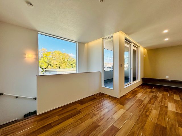 �ޗǌ�����s���P�u �̐V�z��ˌ��Ẵ��r���O