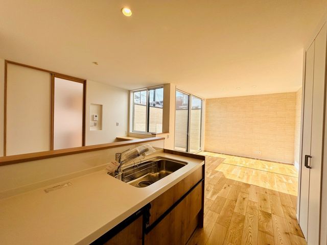 �ޗǌ���a�S�R�s�i�c���� �̐V�z��ˌ��ẴL�b�`��