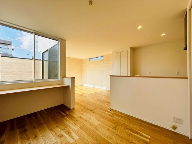 �ޗǌ���a�S�R�s�i�c���� �̐V�z��ˌ��Ẵ��r���O