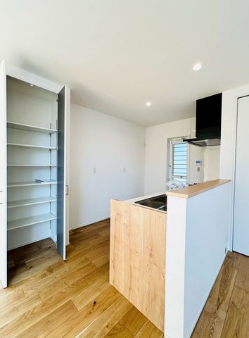 �ޗǌ���a�S�R�s�i�c���� �̐V�z��ˌ��ẴL�b�`��