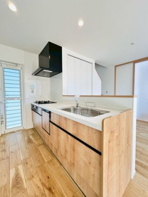 �ޗǌ���a�S�R�s�i�c���� �̐V�z��ˌ��ẴL�b�`��