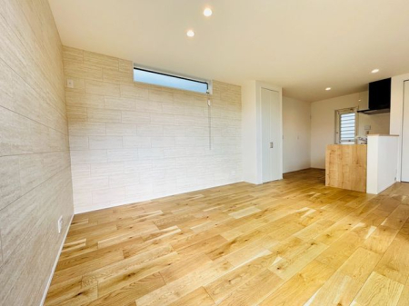 �ޗǌ���a�S�R�s�i�c���� �̐V�z��ˌ��Ẵ��r���O