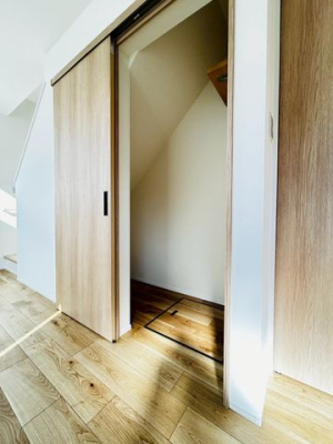 �ޗǌ�����s�J�c�� �̐V�z��ˌ��Ă̎��[