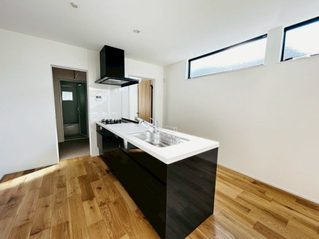 �ޗǌ�����s�J�c�� �̐V�z��ˌ��ẴL�b�`��