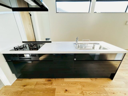 �ޗǌ�����s�J�c�� �̐V�z��ˌ��ẴL�b�`��