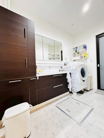 �ޗǌ��ޗǎs�ێR1���ڂ̒��È�ˌ��Ă̐��ʑ�E���ʏ�