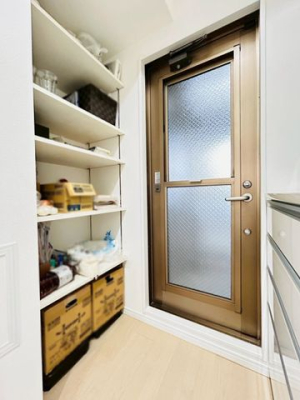 �ޗǌ��ޗǎs����ߒr��6���ڂ̒��Ã}���V�����̎��[