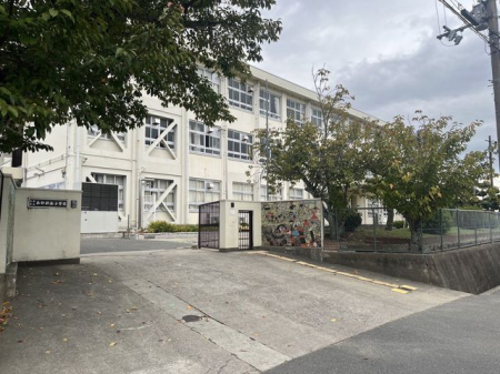 �ޗǌ��ޗǎs����ߒr��6���ڂ̒��Ã}���V�����̎��ӊ�