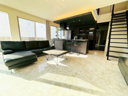 �ޗǌ����Ŏs�ʏ� �̒��È�ˌ��Ẵ��r���O