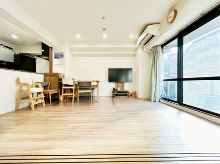 �ޗǌ��ޗǎs�ߕ����� �̒��Ã}���V�����̃��r���O