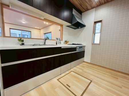 �ޗǌ��ޗǎs���𐼒�1���ڂ̒��È�ˌ��ẴL�b�`��