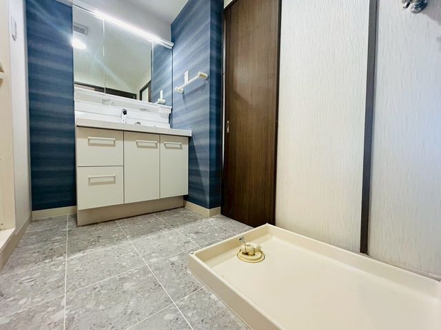 �ޗǌ�����s�厚���� �̒��Ã}���V�����̐��ʑ�E���ʏ�