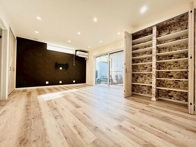 �ޗǌ��ޗǎs���𐼒�1���ڂ̒��È�ˌ��Ẵ��r���O