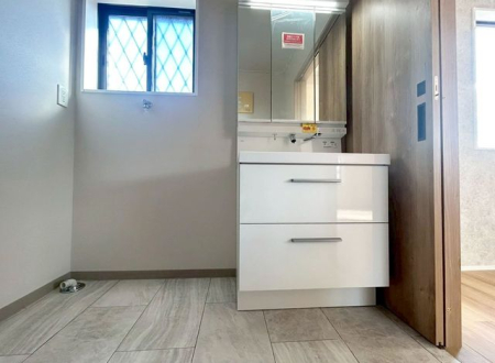 �ޗǌ��k����S�L�˒��厚�O�g �̒��È�ˌ��Ă̐��ʑ�E���ʏ�