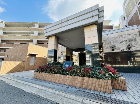 �ޗǌ��ޗǎs�O��1���ڂ̒��Ã}���V�����̃G���g�����X