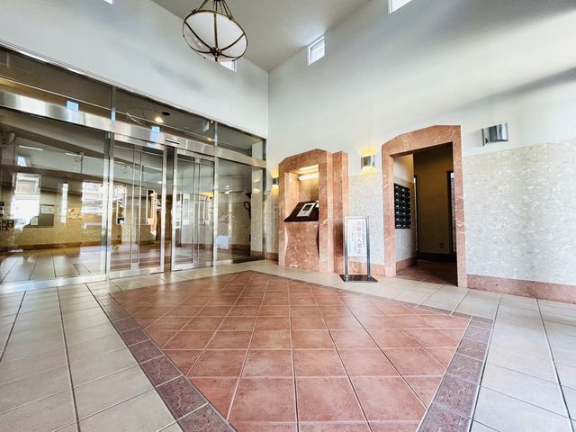 �ޗǌ��ޗǎs�O��1���ڂ̒��Ã}���V�����̃G���g�����X