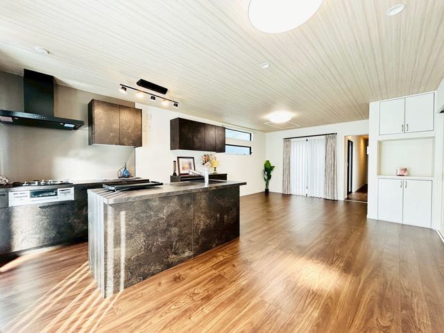 �ޗǌ��ޗǎs�@�@�� �̒��È�ˌ��Ẵ��r���O