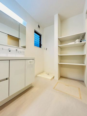 �ޗǌ��ޗǎs�@�@�� �̒��È�ˌ��Ă̐��ʑ�E���ʏ�