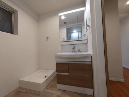 �ޗǌ��ޗǎs���厛�k��1���ڂ̒��Ã}���V�����̐��ʑ�E���ʏ�