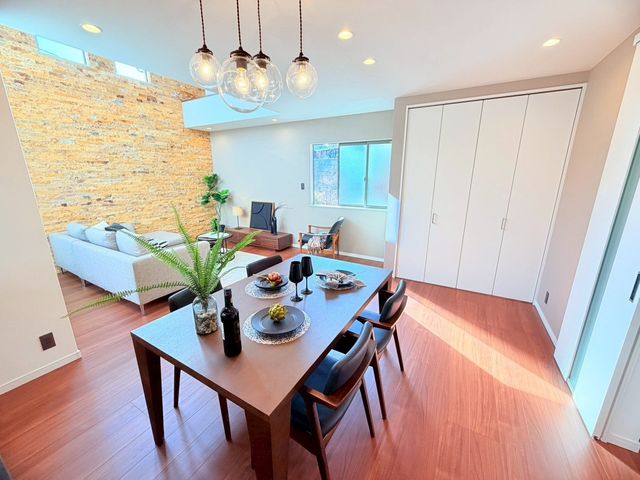 �ޗǌ�����s�Ғ� �̐V�z��ˌ��Ẵ��r���O